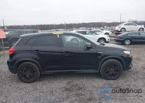 2019 Mitsubishi Outlander Sport 2.0 Le z USA, uszkodzony, nr VIN JA4AP3AU3KU023653